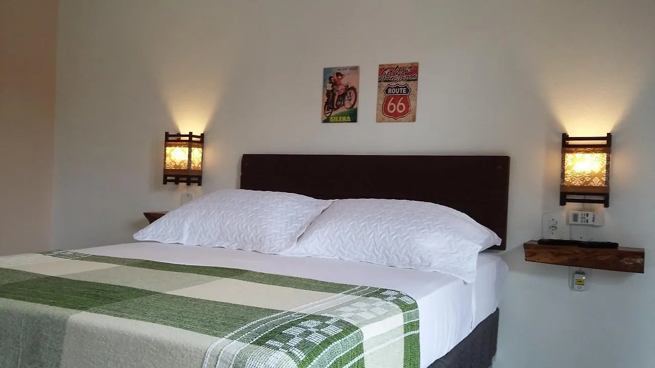 Santa Monica Hospedaria 프라이아도로사 게스트하우스
